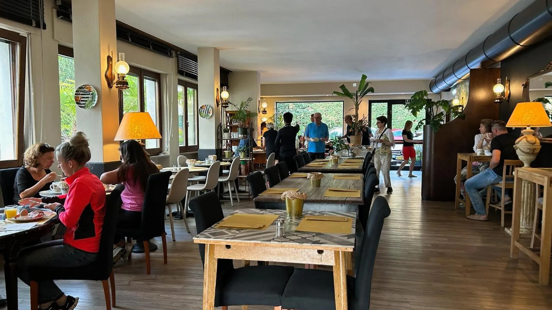 B City Hotel Bardolino 2*,  Italy