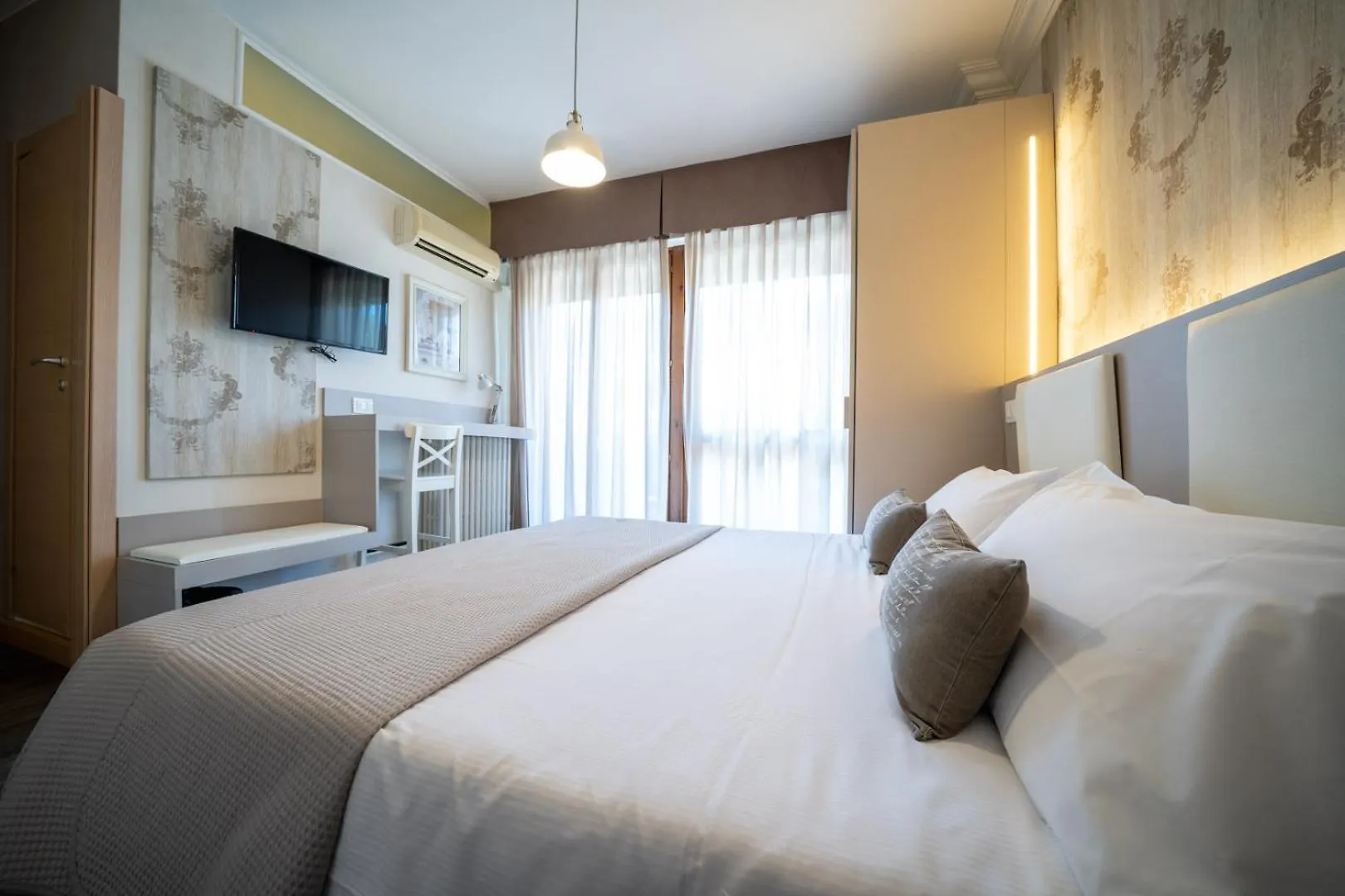 B City Hotel バルドリーノ