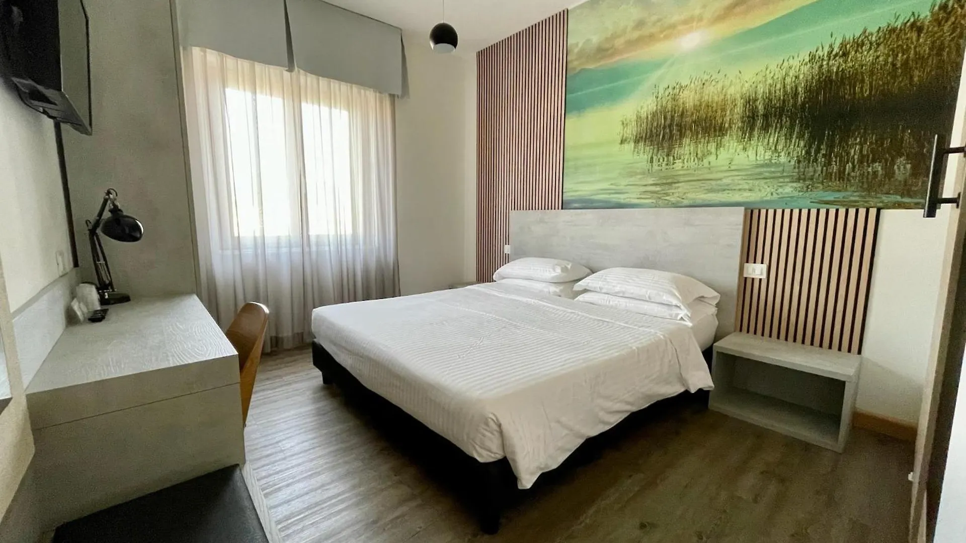 **  B City Hotel バルドリーノ イタリア