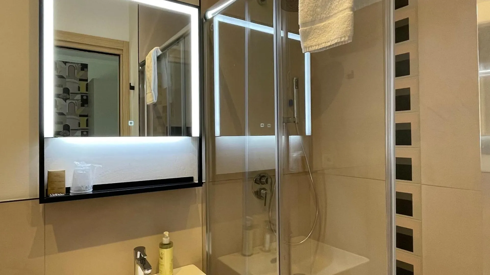 B City Hotel バルドリーノ イタリア
