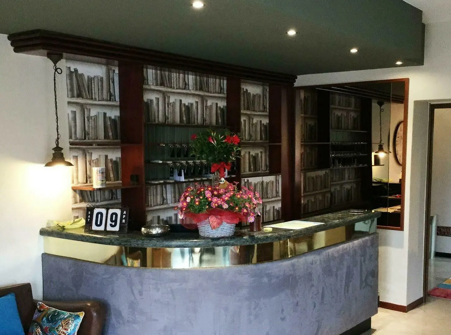B City Hotel バルドリーノ